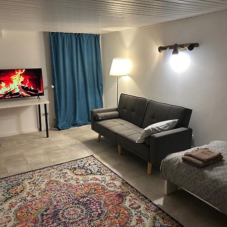 Souterrain Wohnung In Der Naehe Vom Duesseldorfer Flughafen Ratingen Buitenkant foto
