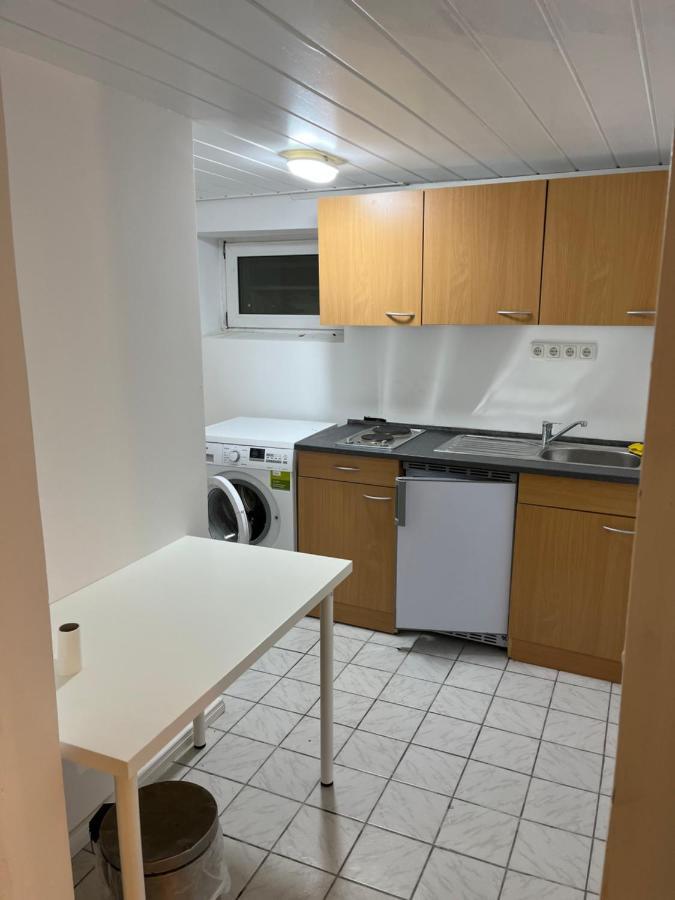 Souterrain Wohnung In Der Naehe Vom Duesseldorfer Flughafen Ratingen Buitenkant foto