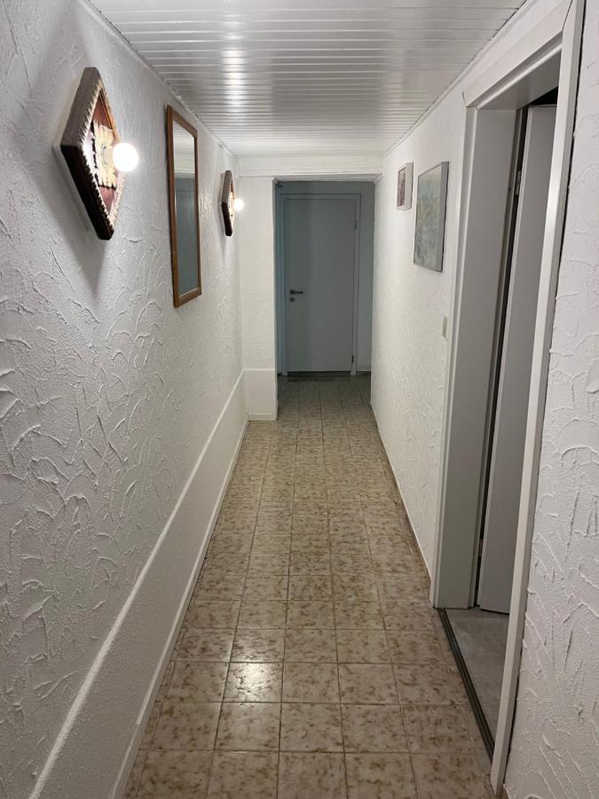 Souterrain Wohnung In Der Naehe Vom Duesseldorfer Flughafen Ratingen Buitenkant foto