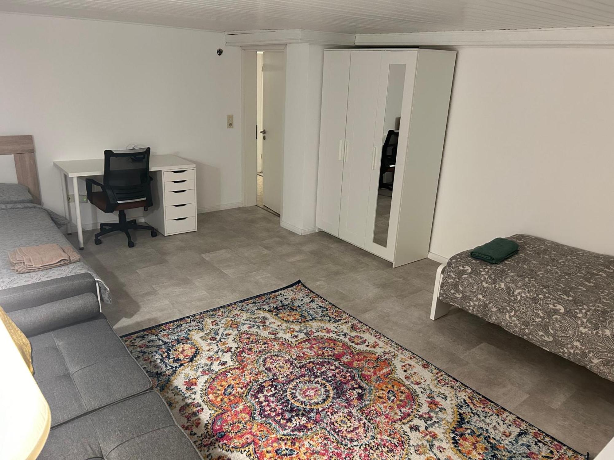 Souterrain Wohnung In Der Naehe Vom Duesseldorfer Flughafen Ratingen Buitenkant foto