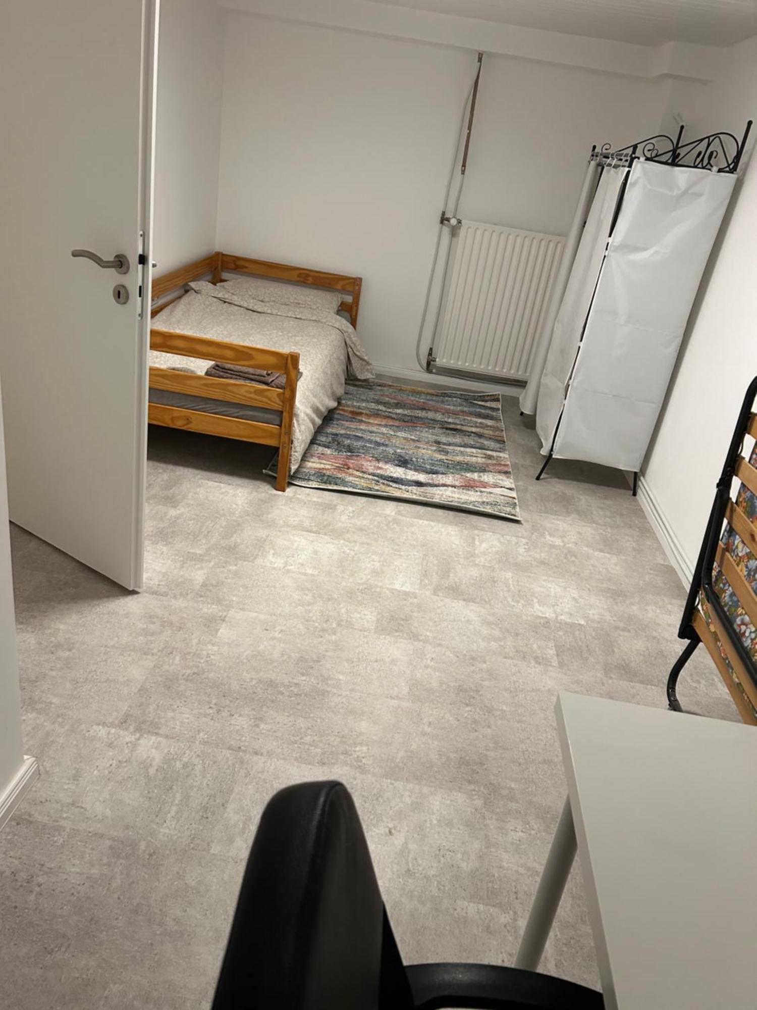 Souterrain Wohnung In Der Naehe Vom Duesseldorfer Flughafen Ratingen Buitenkant foto
